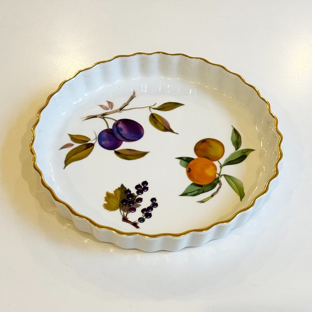 Royal Worcester 9" Quiche /Tart  Dish . Evesham Gold